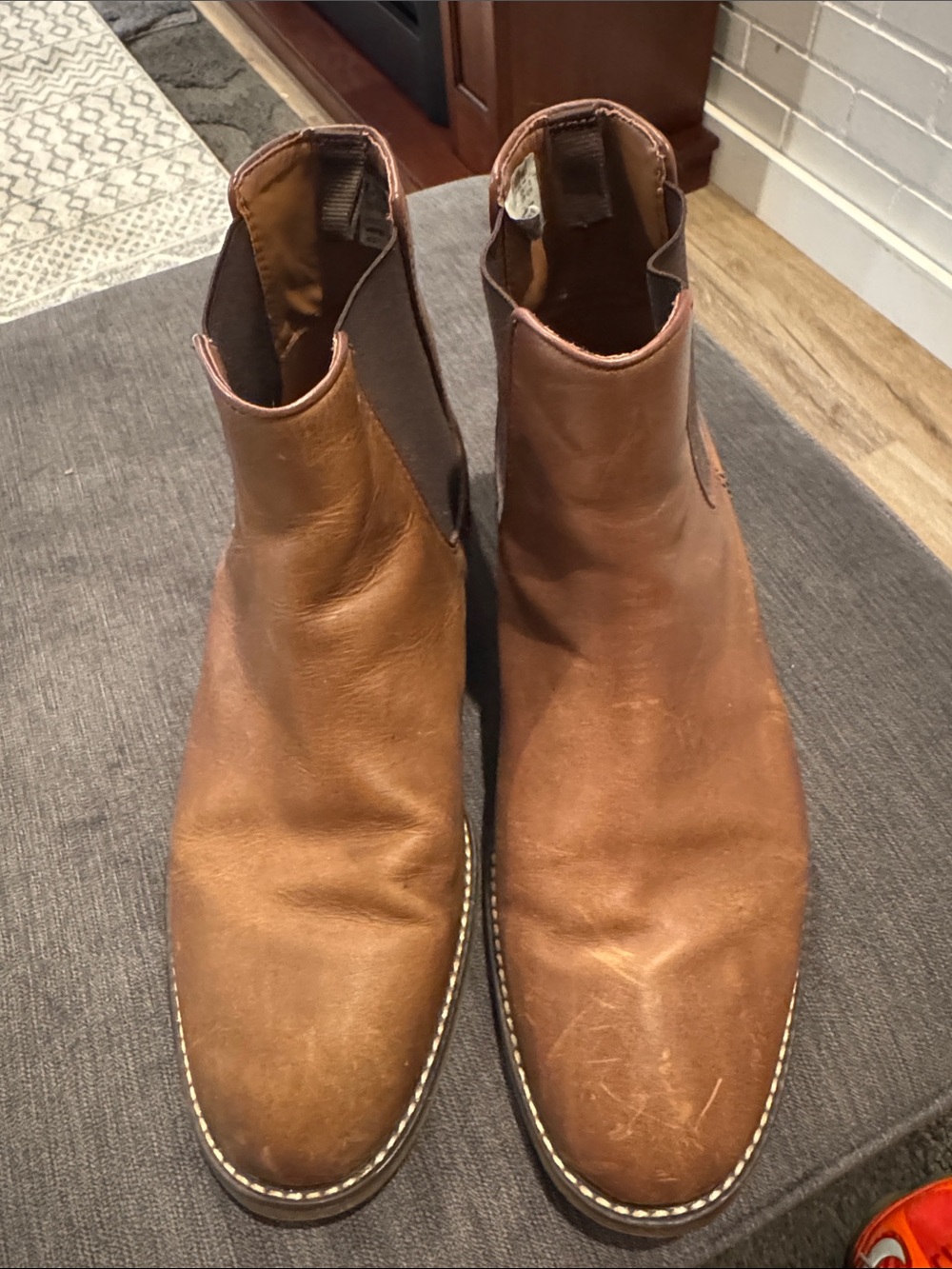 Clarks Men's Brown Chelsea Boots - Classic Leather Slip-On